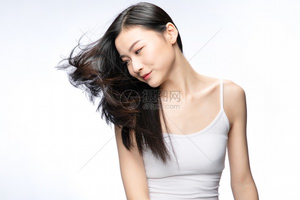 杭州女子腹部按摩：桑拿养生新体验，舒缓疲劳唤醒活力